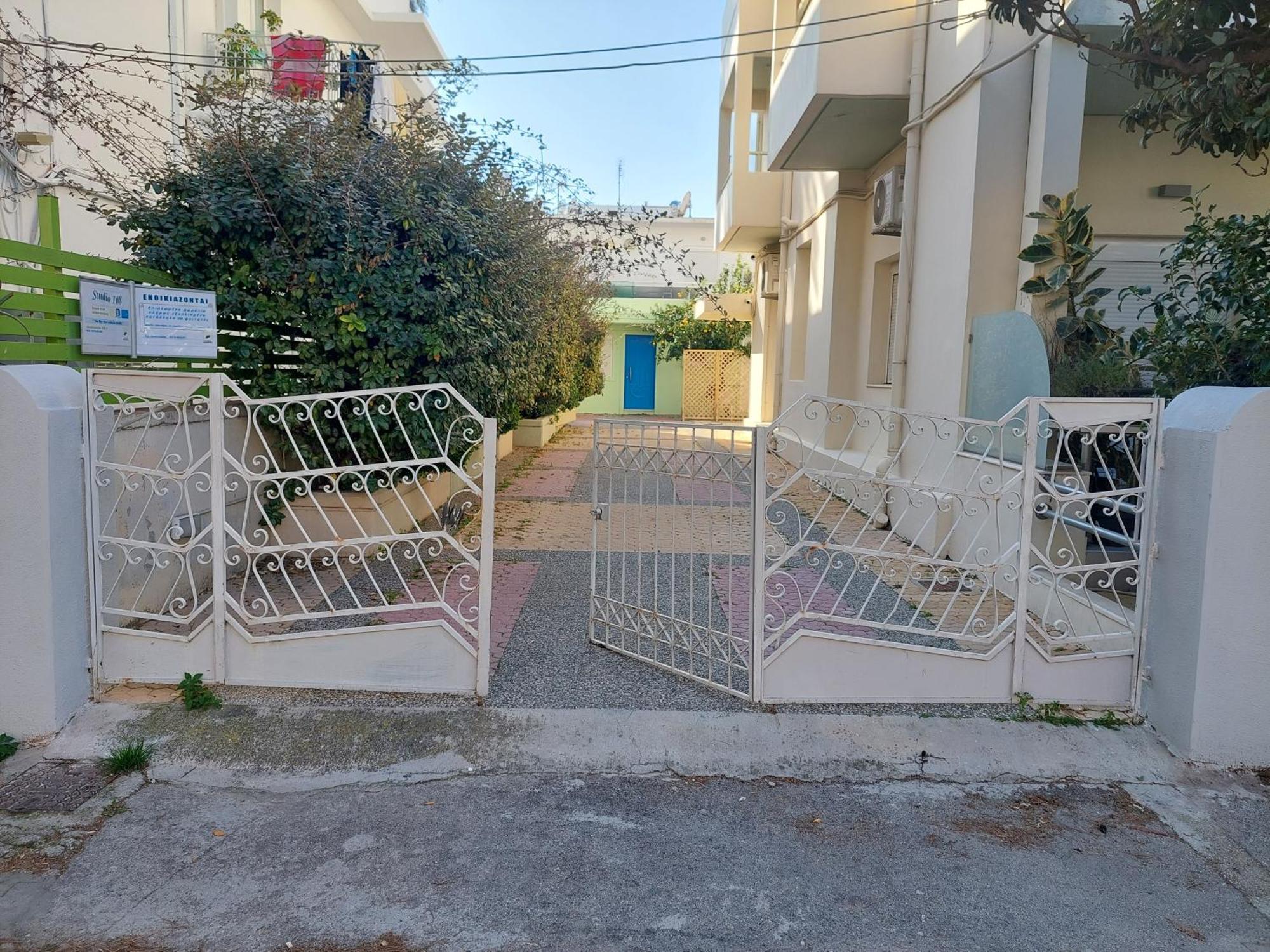 The Sky Yard Eclectic Studios Rhodes City Exterior foto
